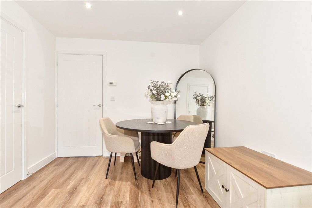 Property photo 1 of 8 Lounge/ Diner