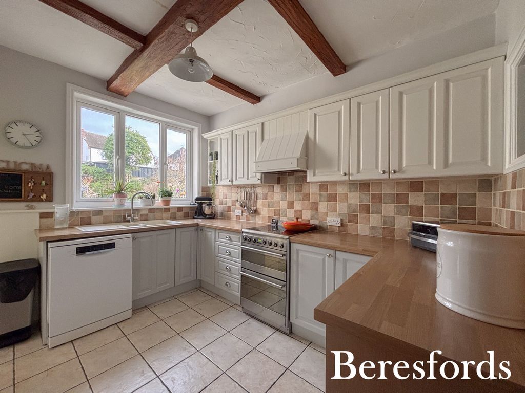 Property photo 2 of 22 Picture No. 26