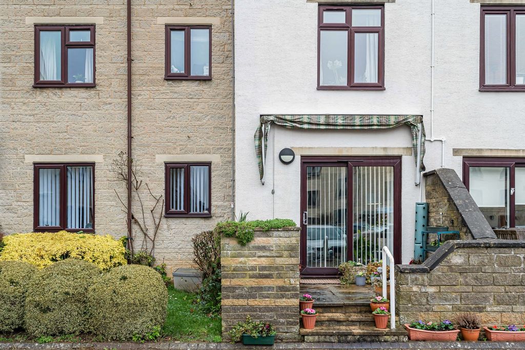 Property photo 1 of 12 Property Entrance