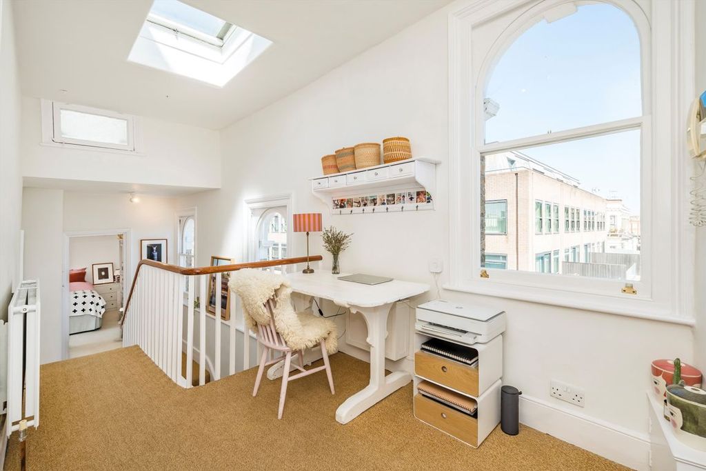 Property photo 3 of 8