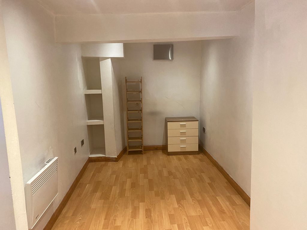 Property photo 1 of 3