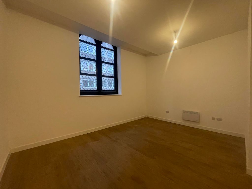 Property photo 3 of 9 Living Room