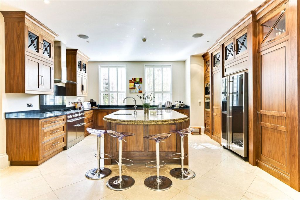 Property photo 3 of 13 Kitchen