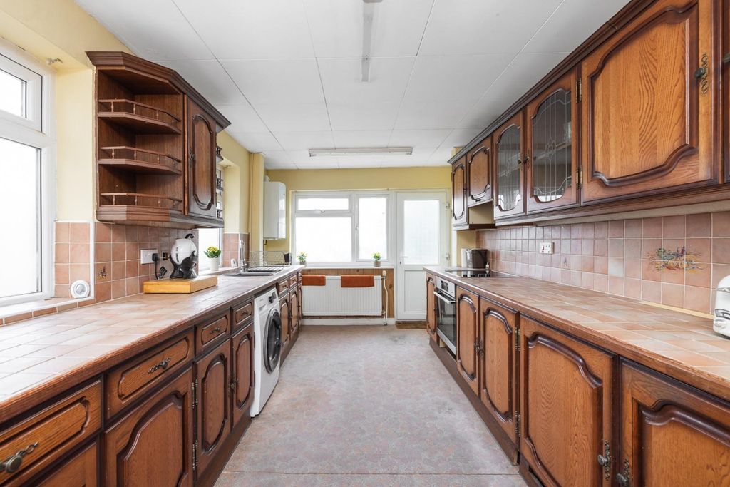 Property photo 3 of 21 Char8935_1.Jpg