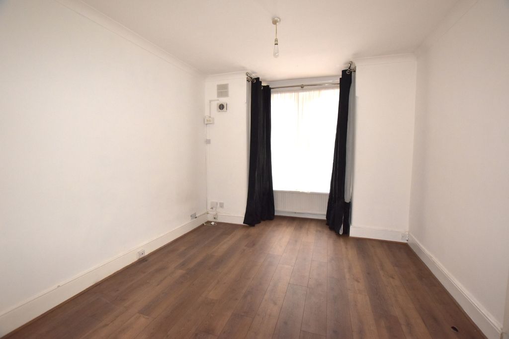 Property photo 2 of 13 Gallery