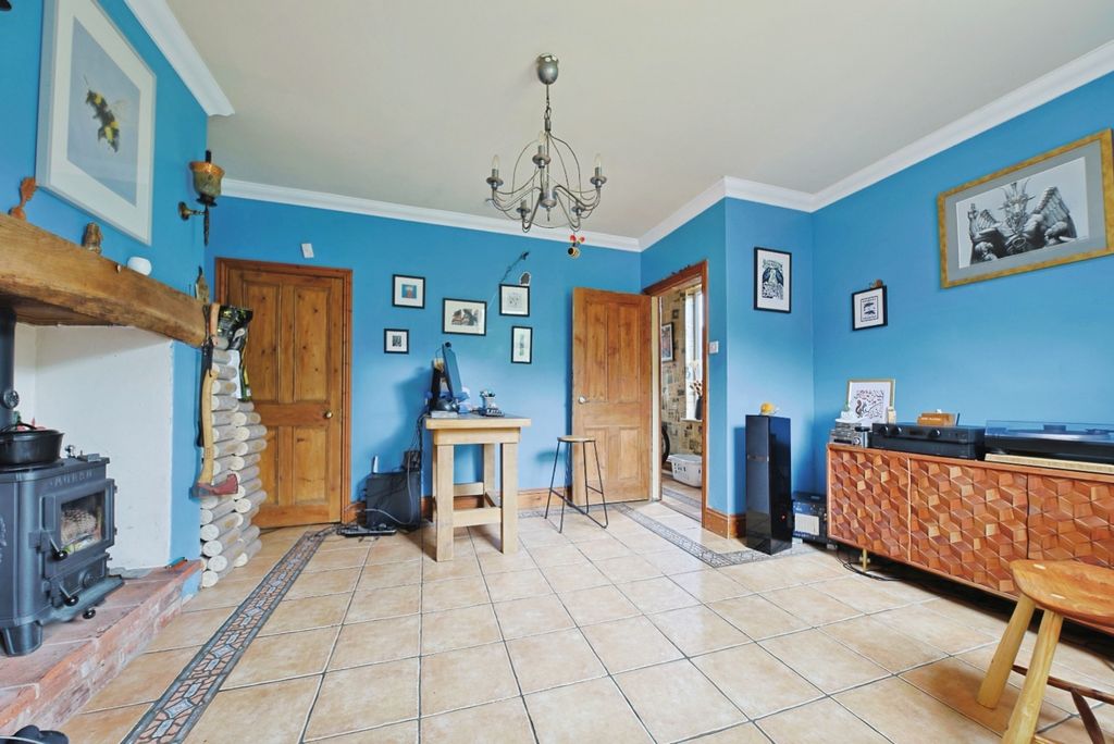 Property photo 3 of 10 4472539