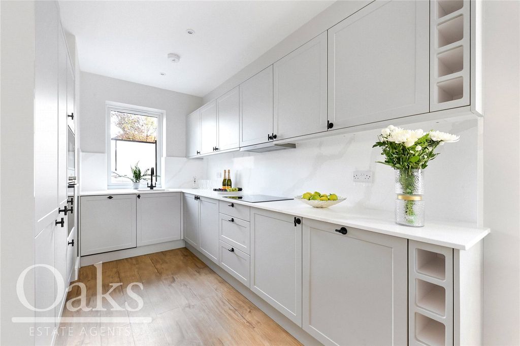 Property photo 2 of 14 Picture No. 05