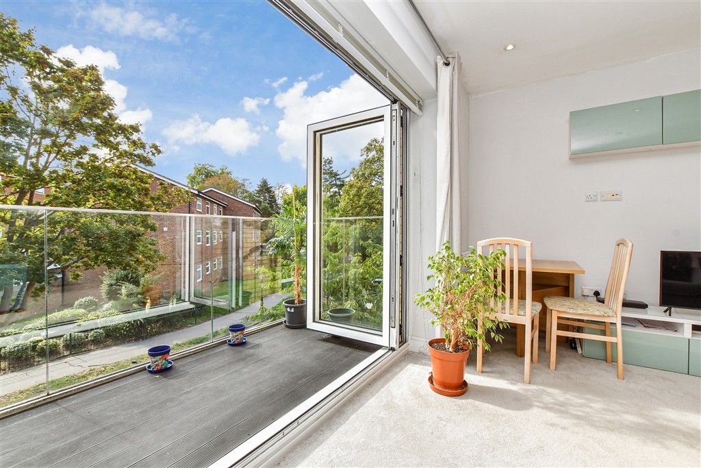 Property photo 1 of 11 Balcony / Terrace