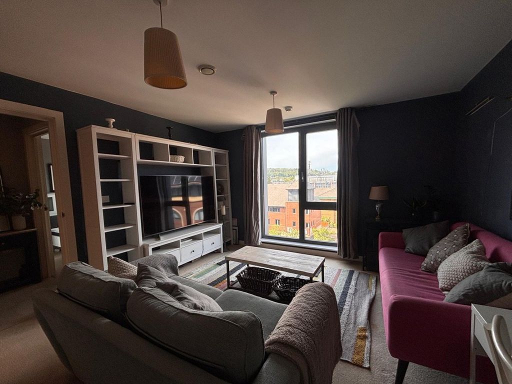 Property photo 3 of 5