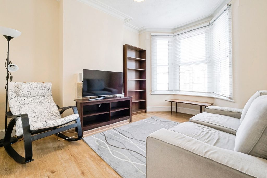 Property photo 3 of 17 Pbox-Img.Jpg