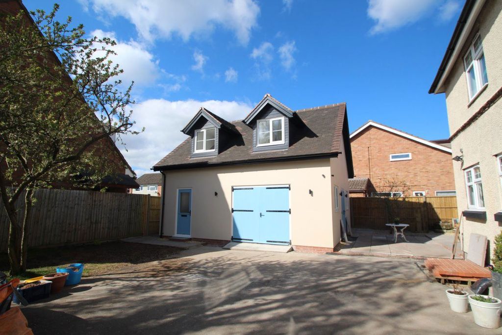 Property photo 2 of 24