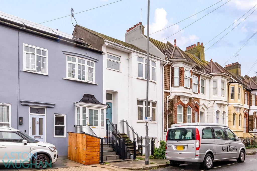 Property photo 1 of 11 5528920
