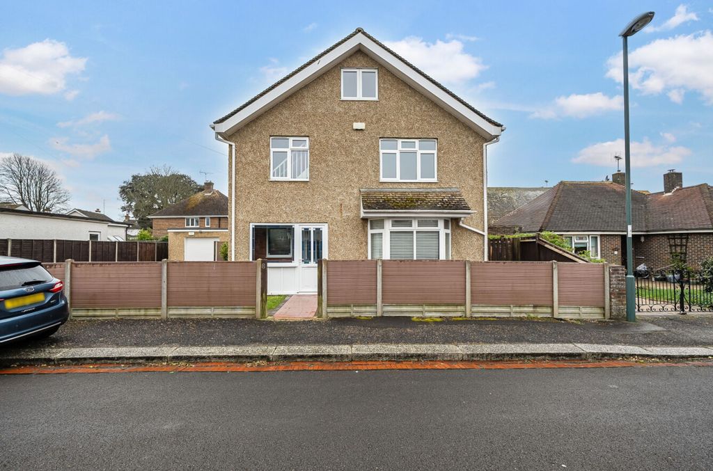 Property photo 2 of 39