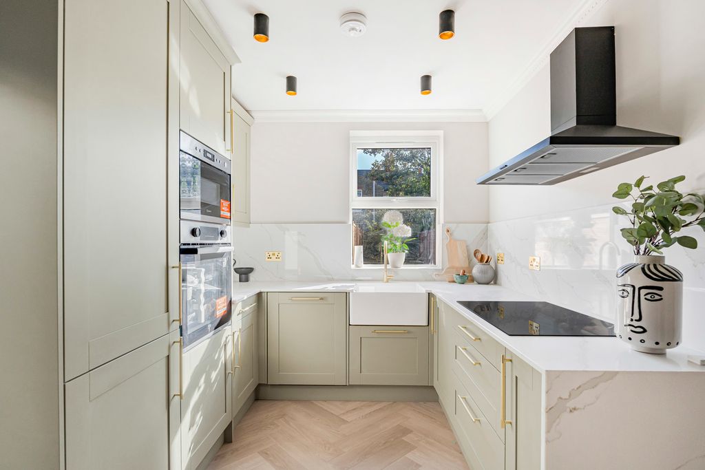 Property photo 2 of 15 Kitchen