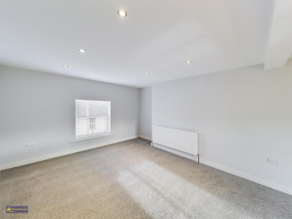 Property photo 3 of 9 Living Room
