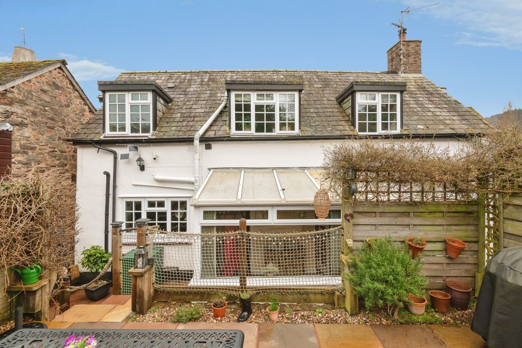 Property photo 2 of 20