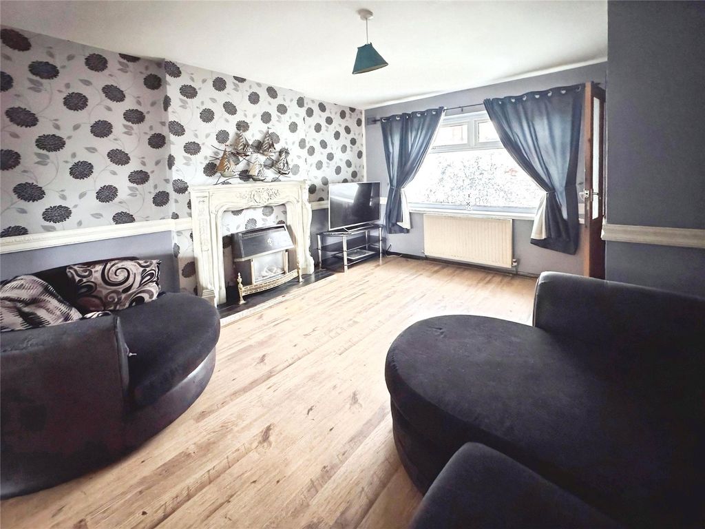 Property photo 2 of 11 Picture No. 23