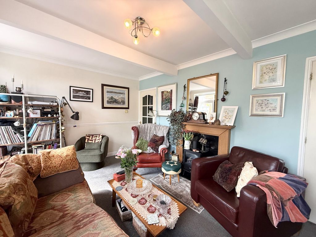 Property photo 2 of 23