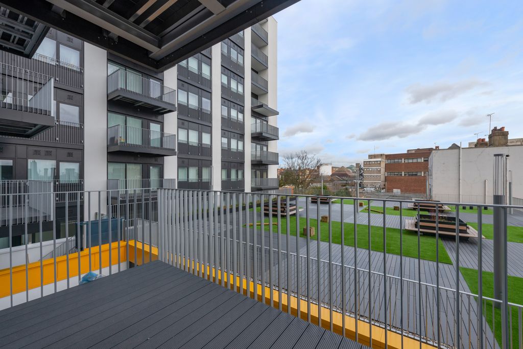 Property photo 2 of 9