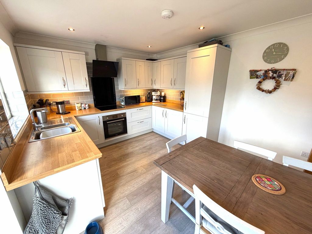 Property photo 3 of 17 Kitchen:Diner 2.Jpg