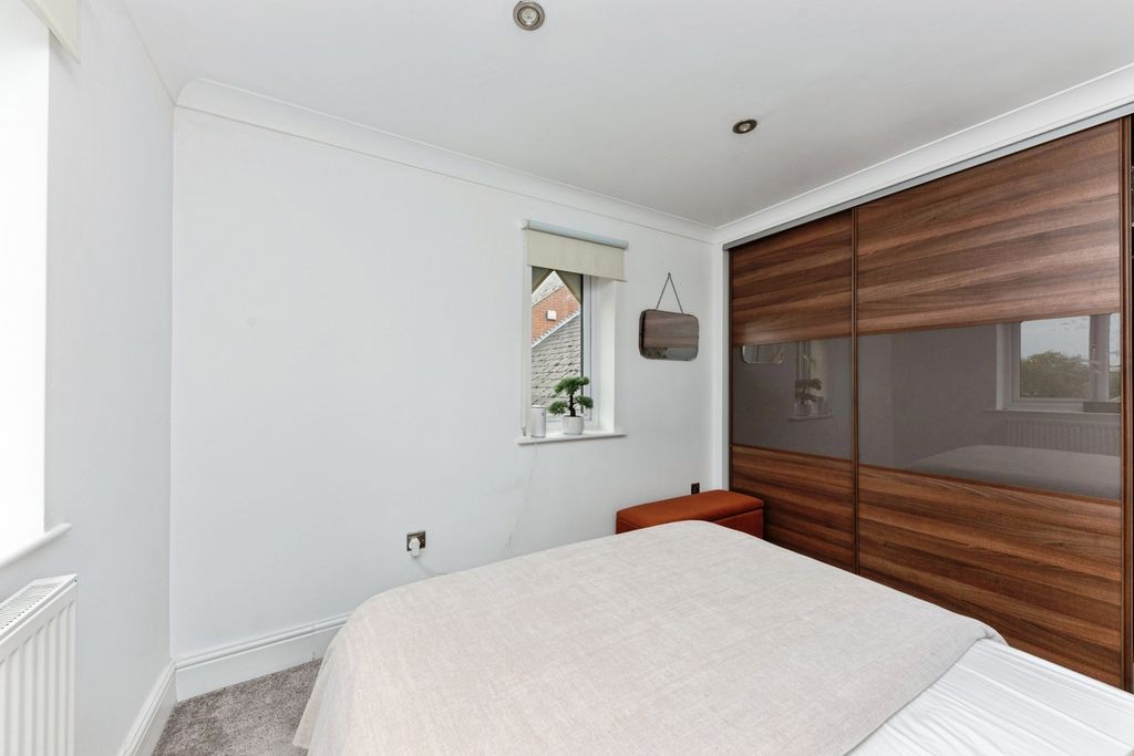 Additional image 16 of 2 bed flat for saleGrosvenor Crescent, Grimsby, Lincolnshire DN32