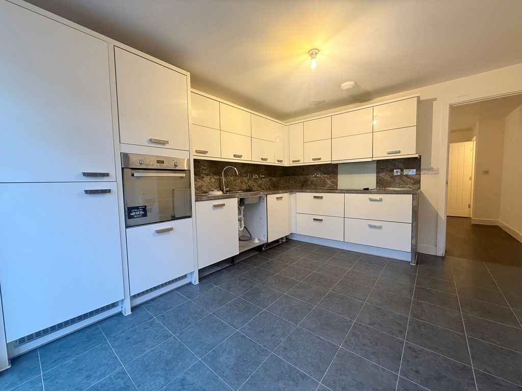 Property photo 2 of 12 Kitchen