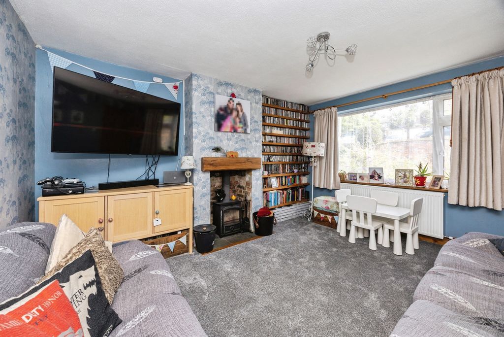 Property photo 2 of 23