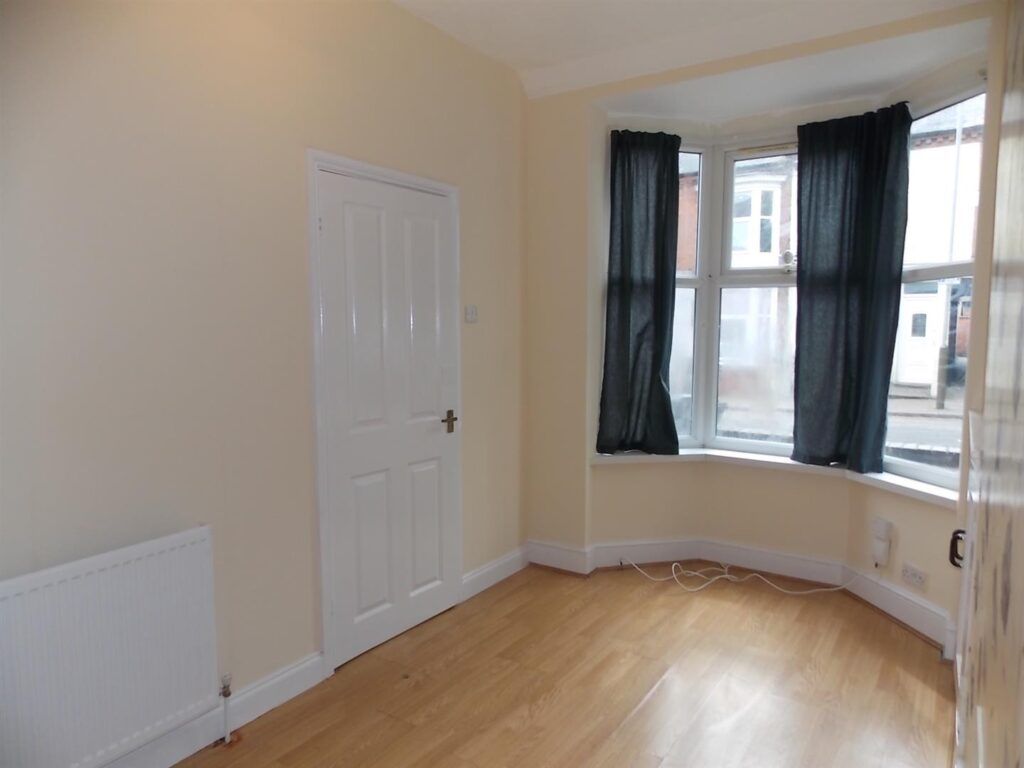 Property photo 3 of 6