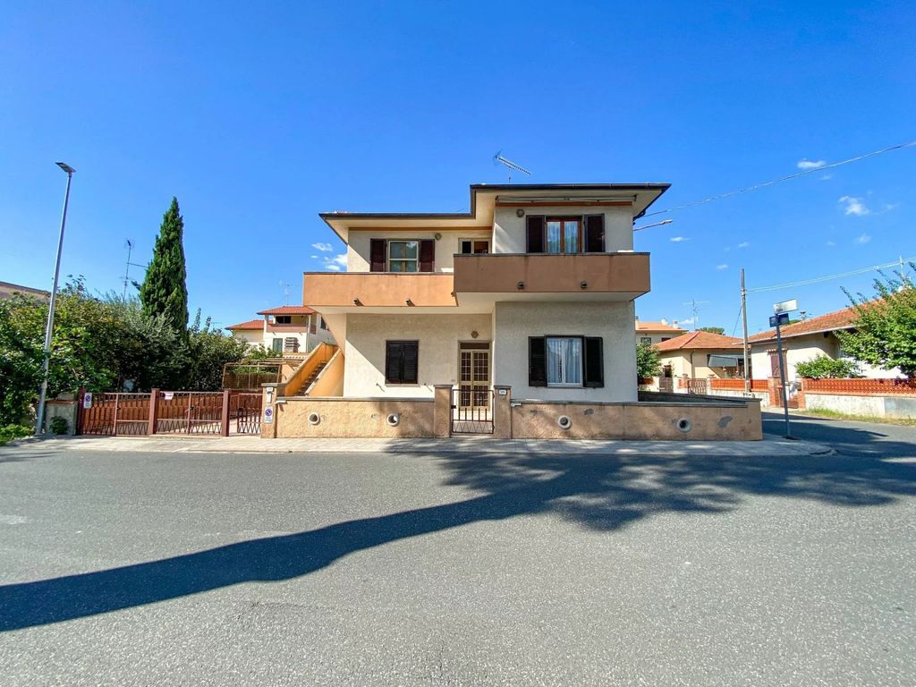 Property photo 1 of 50