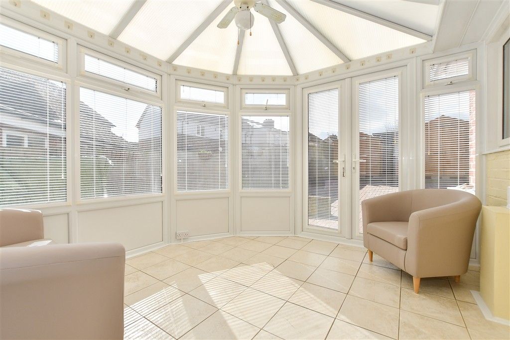 Property photo 2 of 11 Conservatory