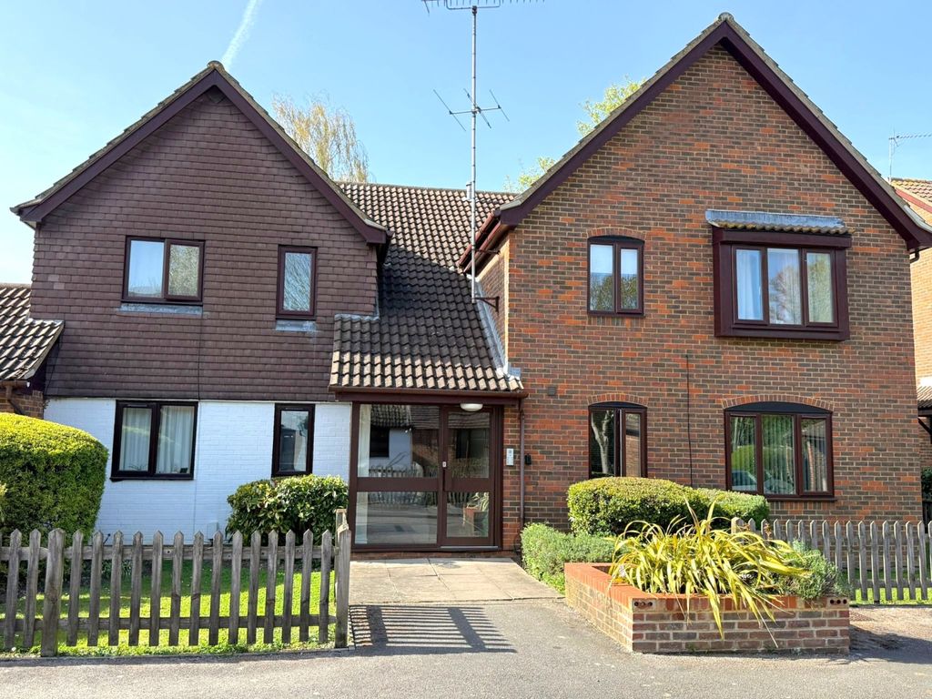 Property photo 1 of 8 Front