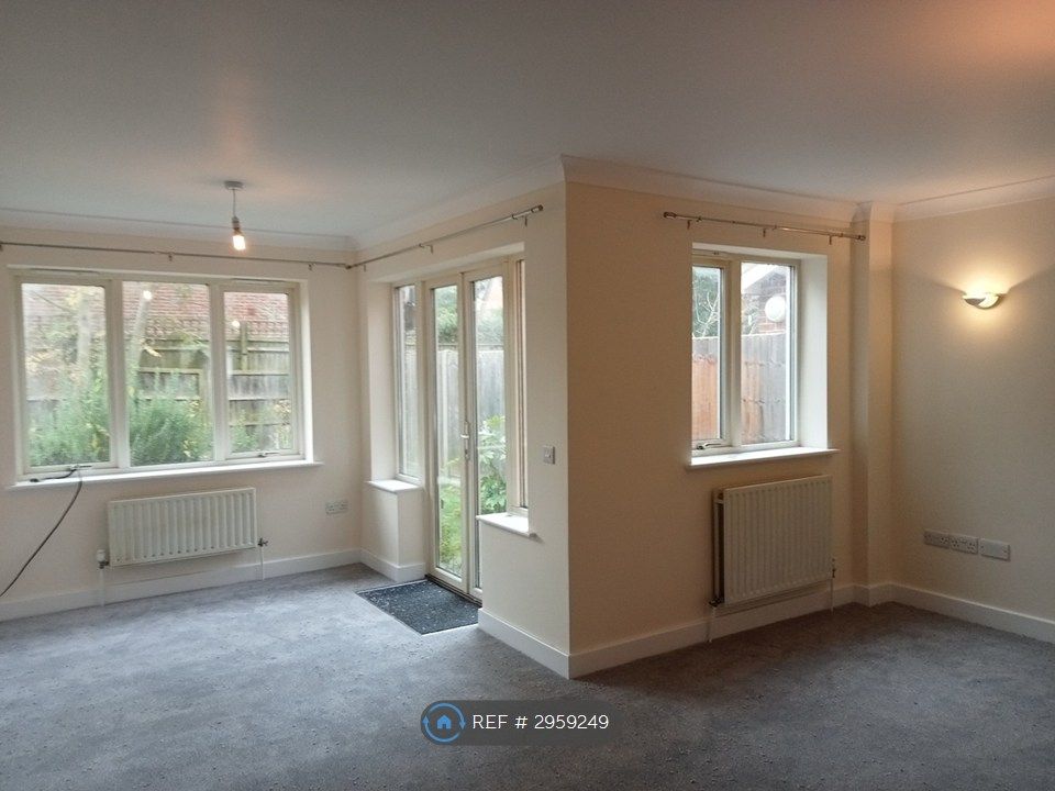 Property photo 3 of 6