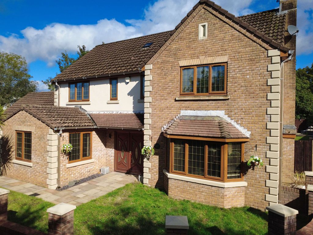 Property photo 1 of 27