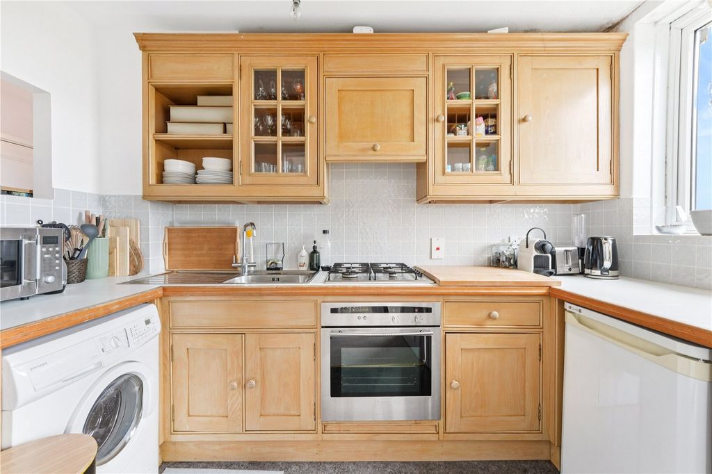 Property photo 2 of 8 Kitchen