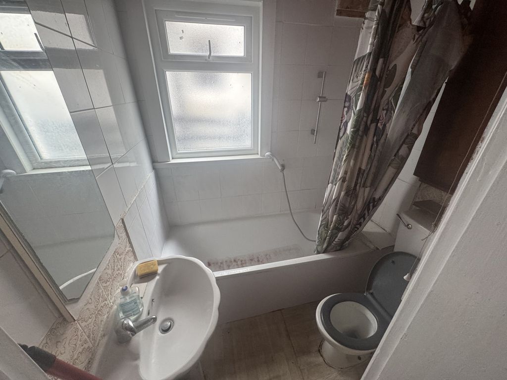 Property photo 3 of 3