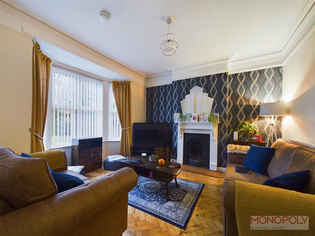 Property photo 2 of 14 Cam01979G0-Pr0361-Still001.Jpg