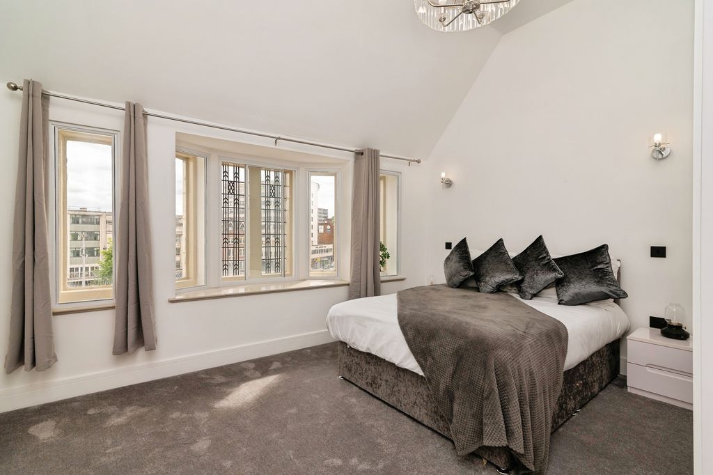 Property photo 3 of 15 Photo