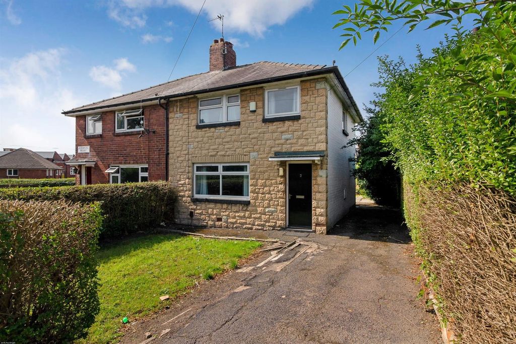 Property photo 1 of 10 Charming Semi-Detached Home With Private Drive...