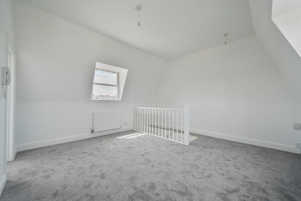 Property photo 2 of 11 Picture No. 10