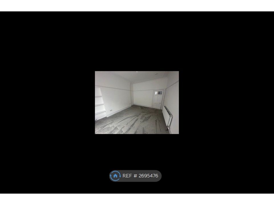 Property photo 1 of 12 Living Room