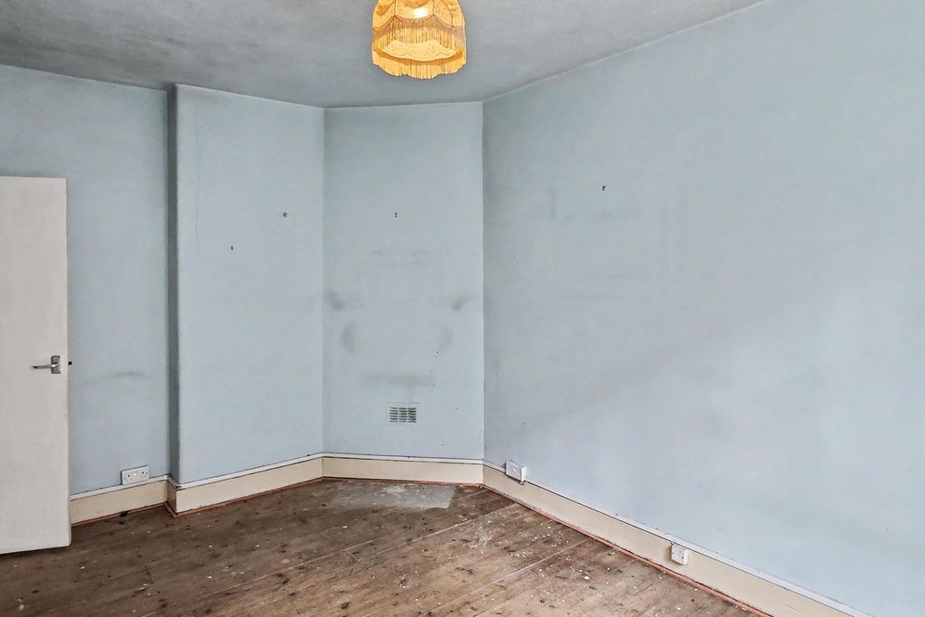 Property photo 2 of 12 63 Sandwich House, Bloomsbury, London, WC1H 9Pp