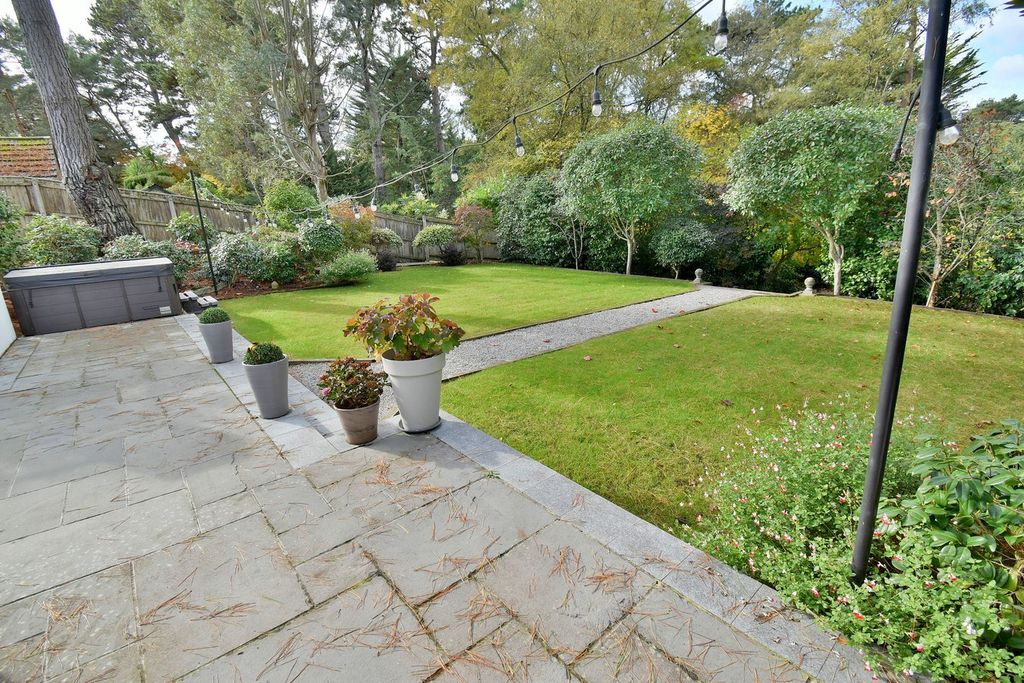 Property photo 3 of 27