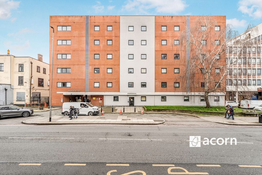 Property photo 3 of 10 External