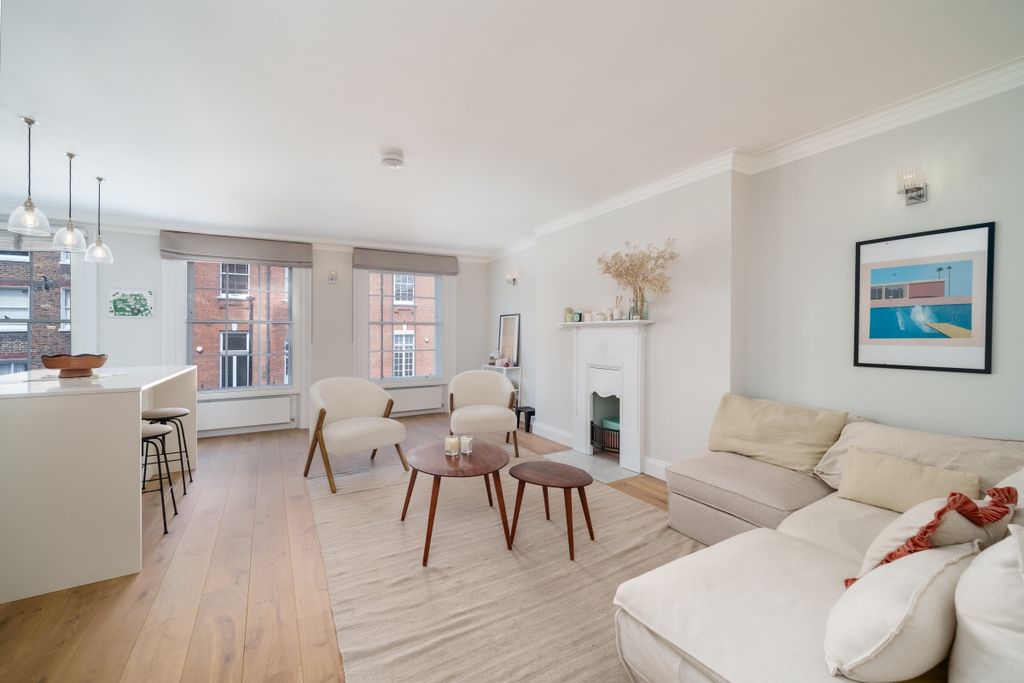 Property photo 2 of 11 Upper Berkeley St...