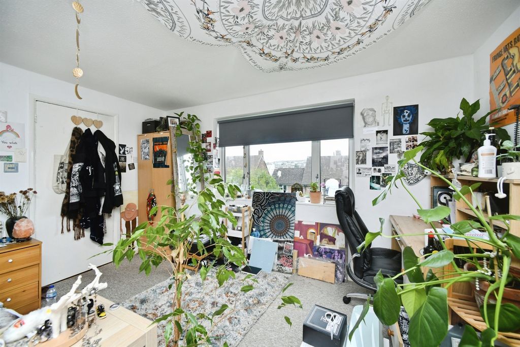 Property photo 3 of 20