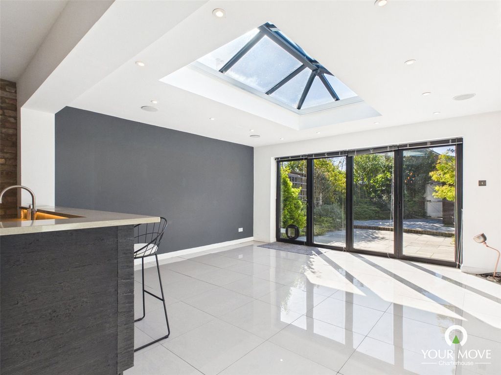 Property photo 1 of 15 Picture No. 10