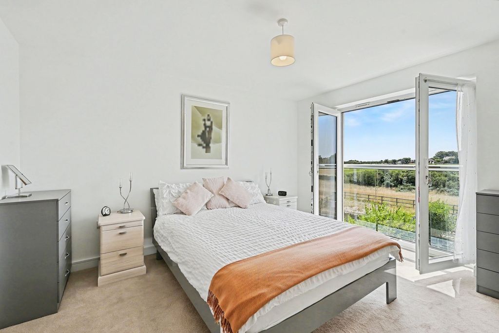 Property photo 2 of 20 Pbox-Img.Jpg