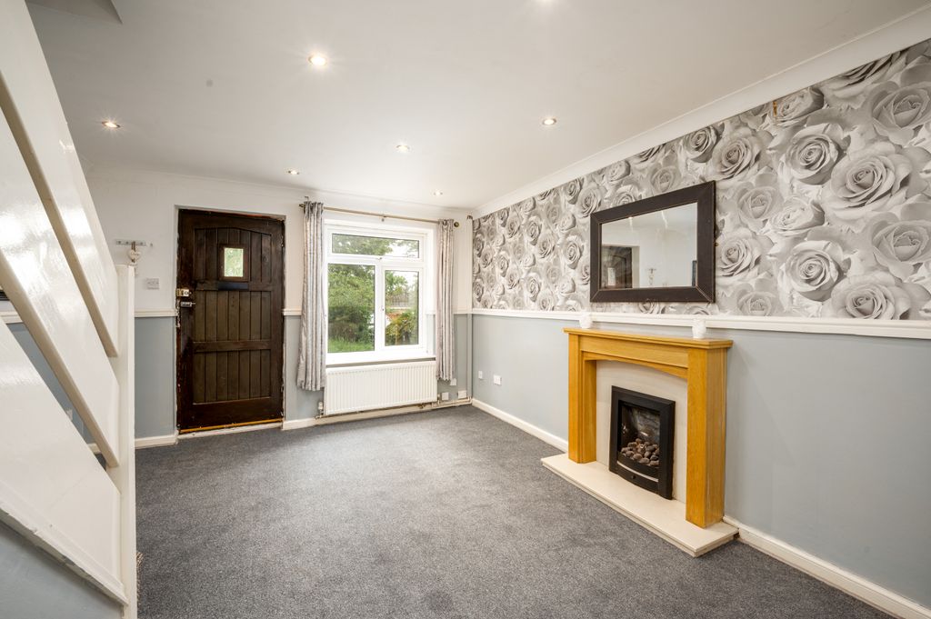 Property photo 3 of 19 06