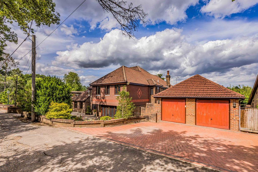 Property photo 2 of 34 Forest Green, Lady Bettys Drive, Fareham-Small-Por