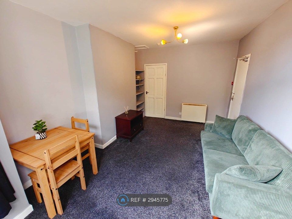 Property photo 2 of 31
